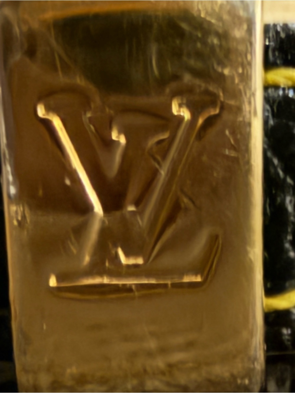 Louis Vuitton Suhali Double Tour
Leather Long Bracelet Black includes box - Picture 4 of 5